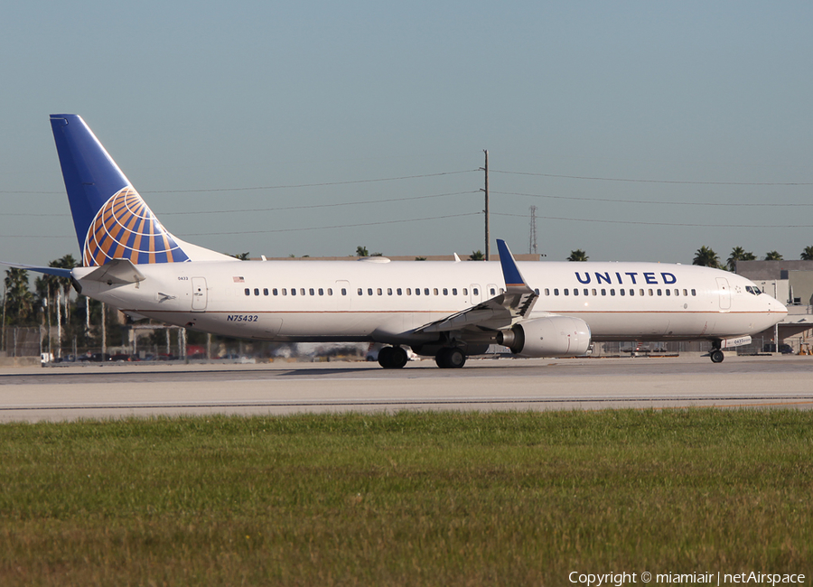 United Airlines Boeing 737-924(ER) (N75432) | Photo 32962
