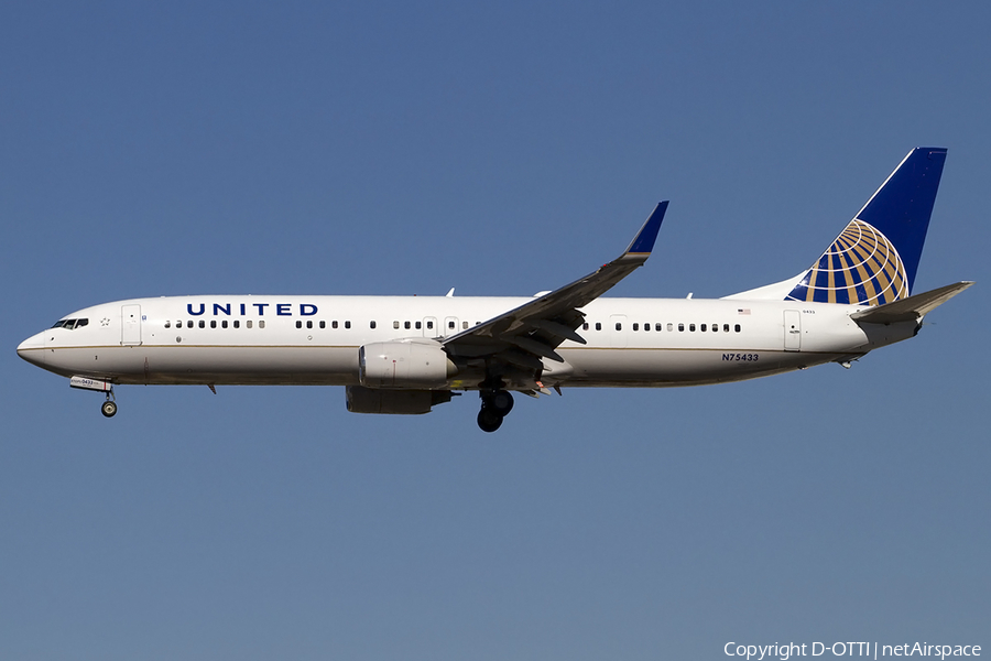 United Airlines Boeing 737-924(ER) (N75433) | Photo 457395