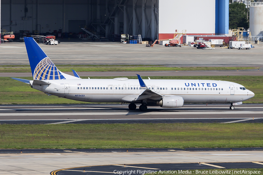 United Airlines Boeing 737-924(ER) (N75433) | Photo 463855