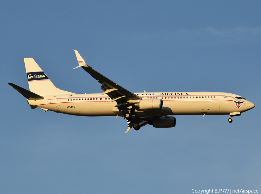 United Airlines Boeing 737-924(ER) (N75435) | Photo 638389
