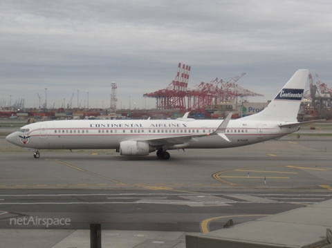 United Airlines Boeing 737-924(ER) (N75435) at  Newark - Liberty International, United States