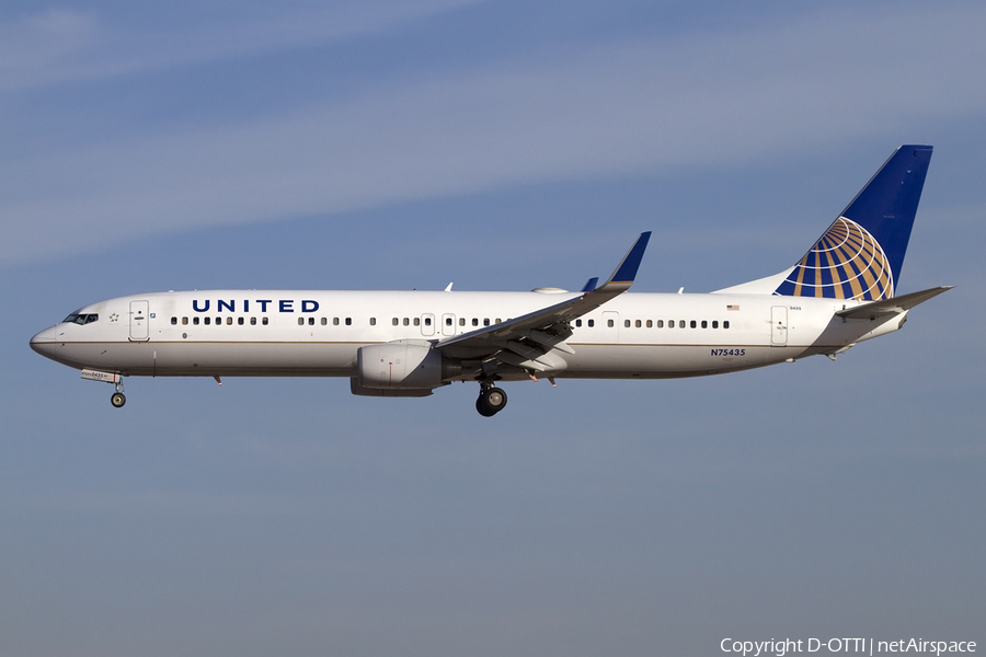 United Airlines Boeing 737-924(ER) (N75435) | Photo 425372