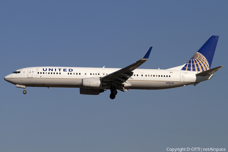 United Airlines Boeing 737-924(ER) (N75435) | Photo 470190