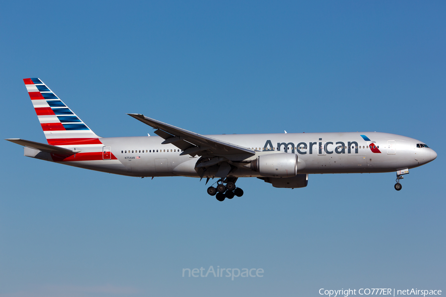 American Airlines Boeing 777-223(ER) (N754AN) | Photo 45842