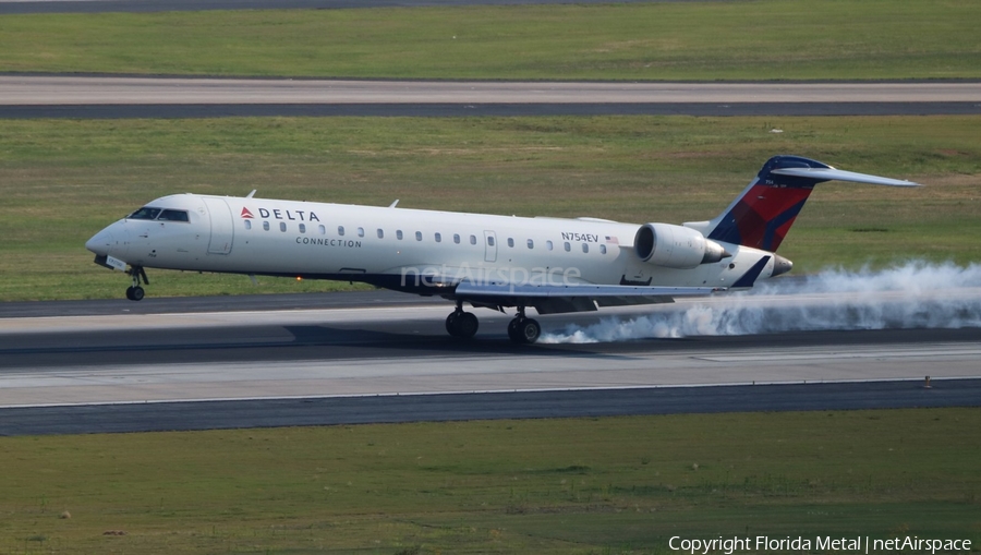 Delta Connection (ExpressJet Airlines) Bombardier CRJ-701ER (N754EV) | Photo 296081