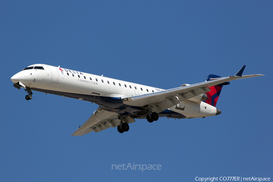 Delta Connection (ExpressJet Airlines) Bombardier CRJ-701ER (N754EV) | Photo 22412