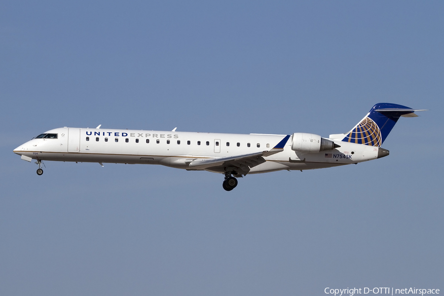 United Express (SkyWest Airlines) Bombardier CRJ-701ER (N754SK) | Photo 425001