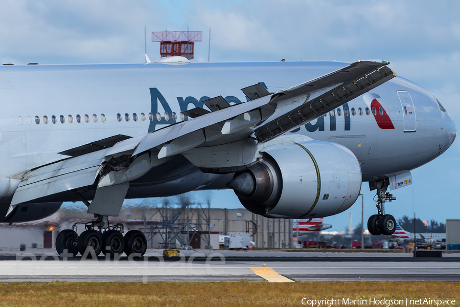 American Airlines Boeing 777-223(ER) (N755AN) | Photo 229441