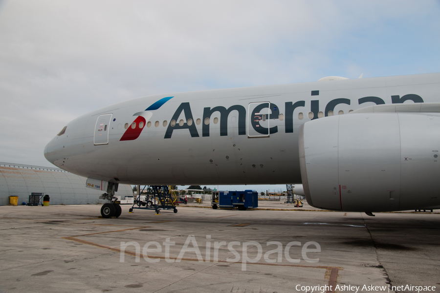 American Airlines Boeing 777-223(ER) (N756AM) | Photo 66554