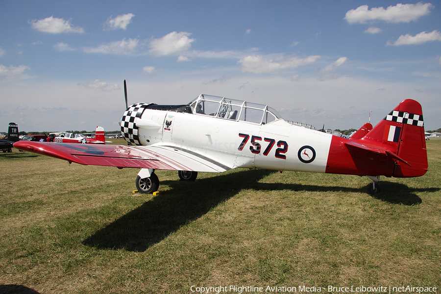 (Private) North American AT-6D Texan (N7572) | Photo 164397