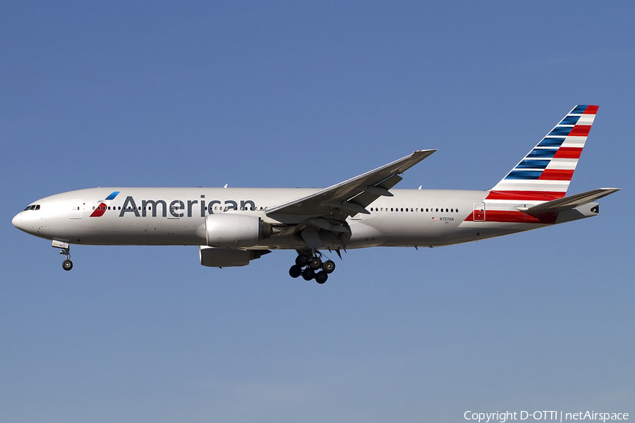 American Airlines Boeing 777-223(ER) (N757AN) | Photo 457898