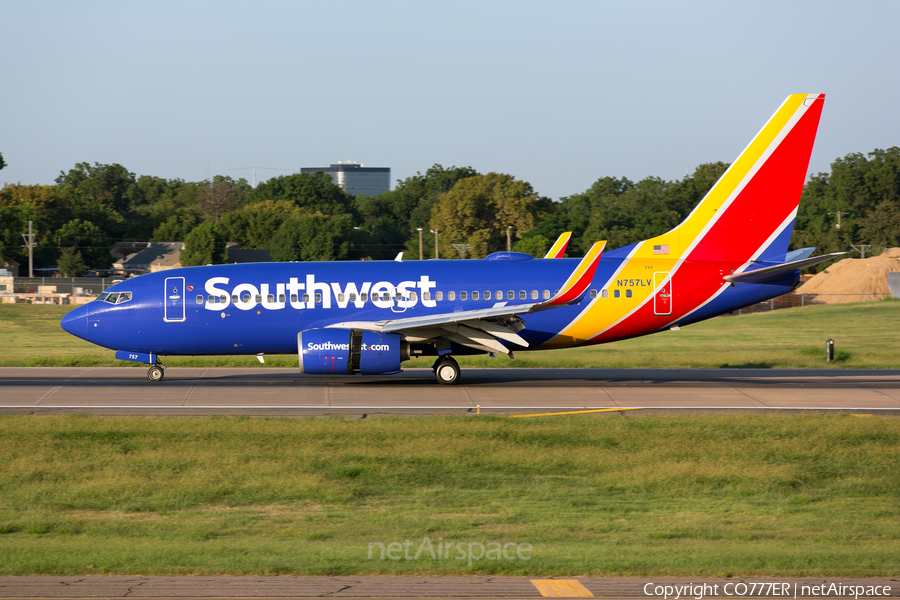Southwest Airlines Boeing 737-7H4 (N757LV) | Photo 182864