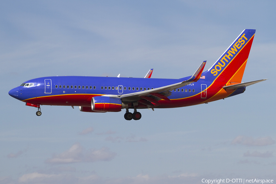 Southwest Airlines Boeing 737-7H4 (N757LV) | Photo 341823