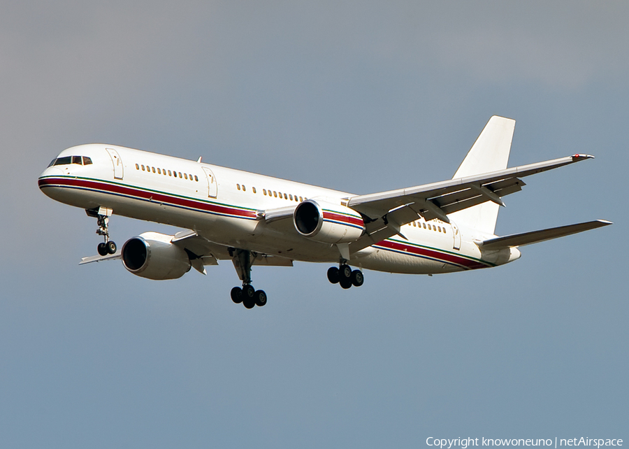 (Private) Boeing 757-236 (N757SS) | Photo 2599