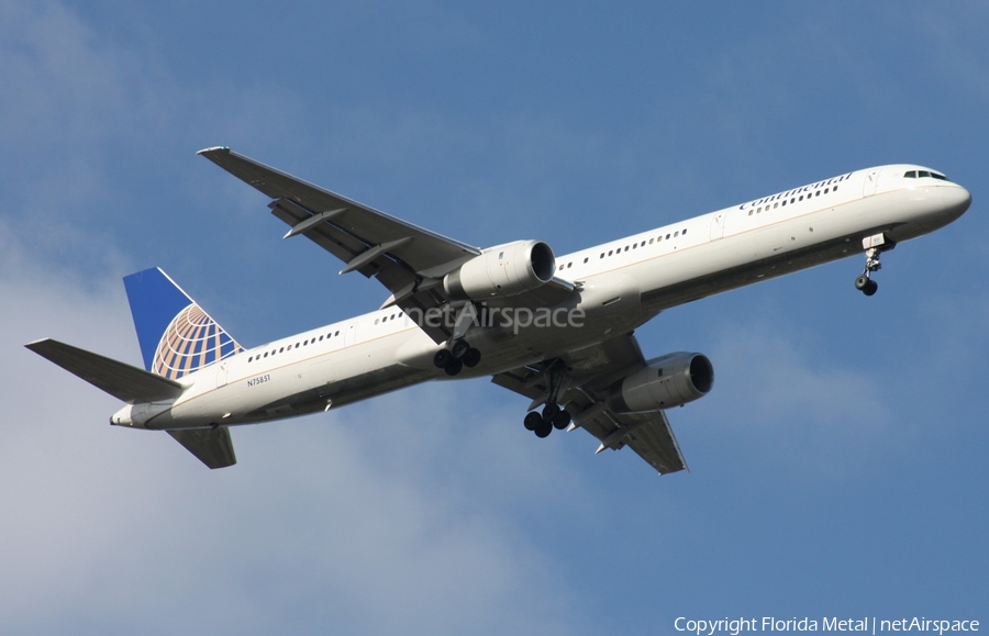 Continental Airlines Boeing 757-324 (N75851) | Photo 304501