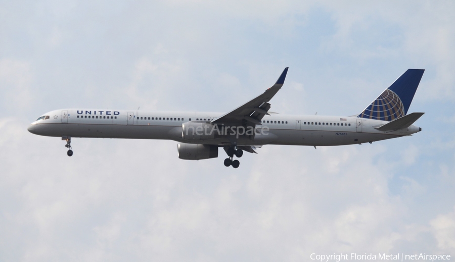 United Airlines Boeing 757-324 (N75851) | Photo 406774