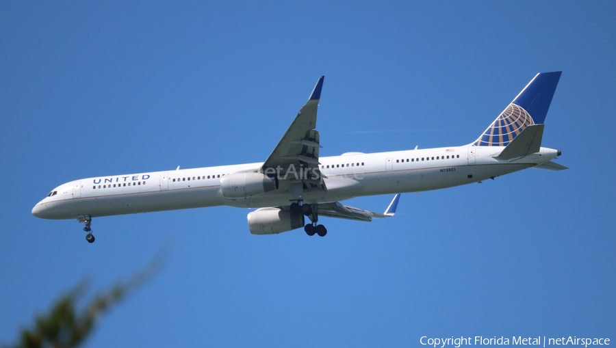 United Airlines Boeing 757-324 (N75851) | Photo 406775