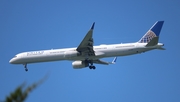 United Airlines Boeing 757-324 (N75851) at  San Francisco - International, United States