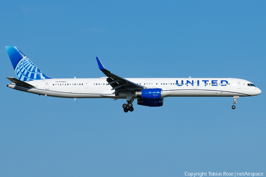 United Airlines Boeing 757-324 (N75853) | Photo 592140