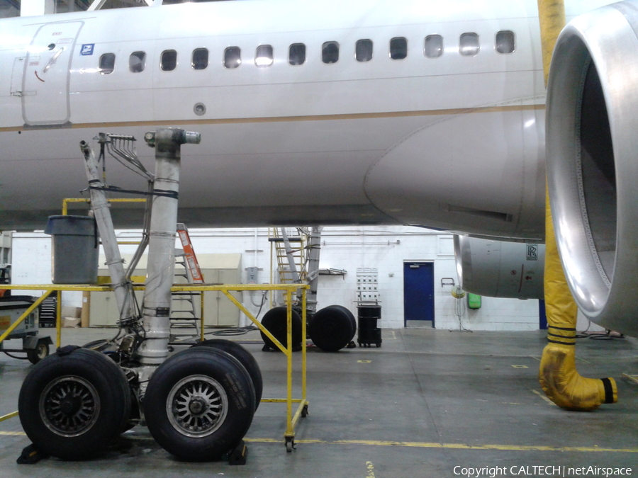United Airlines Boeing 757-324 (N75853) | Photo 20213