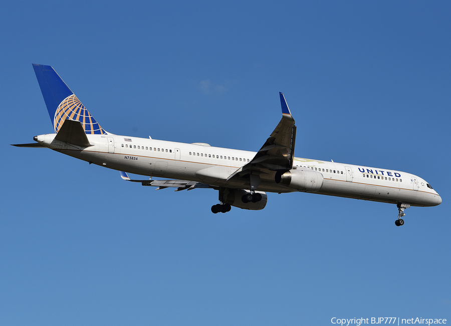 United Airlines Boeing 757-324 (N75854) | Photo 469637