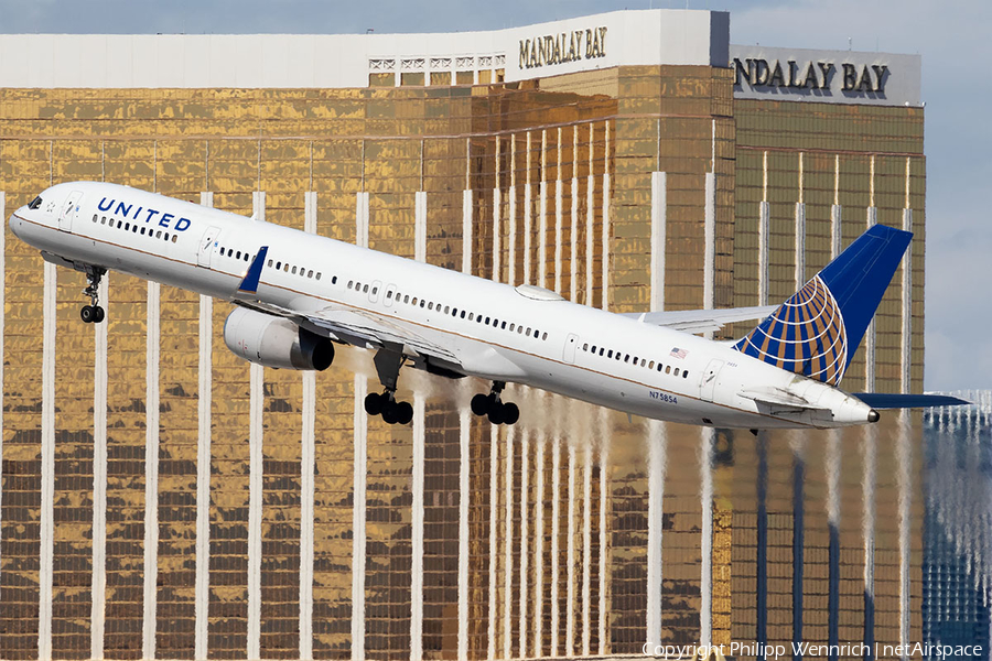 United Airlines Boeing 757-324 (N75854) | Photo 311478