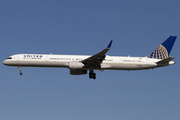 United Airlines Boeing 757-324 (N75854) at  Los Angeles - International, United States