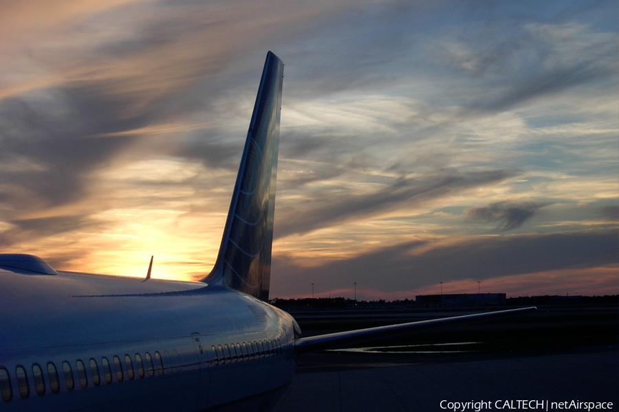 United Airlines Boeing 757-324 (N75854) | Photo 26703