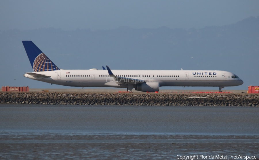 United Airlines Boeing 757-33N (N75861) | Photo 406780