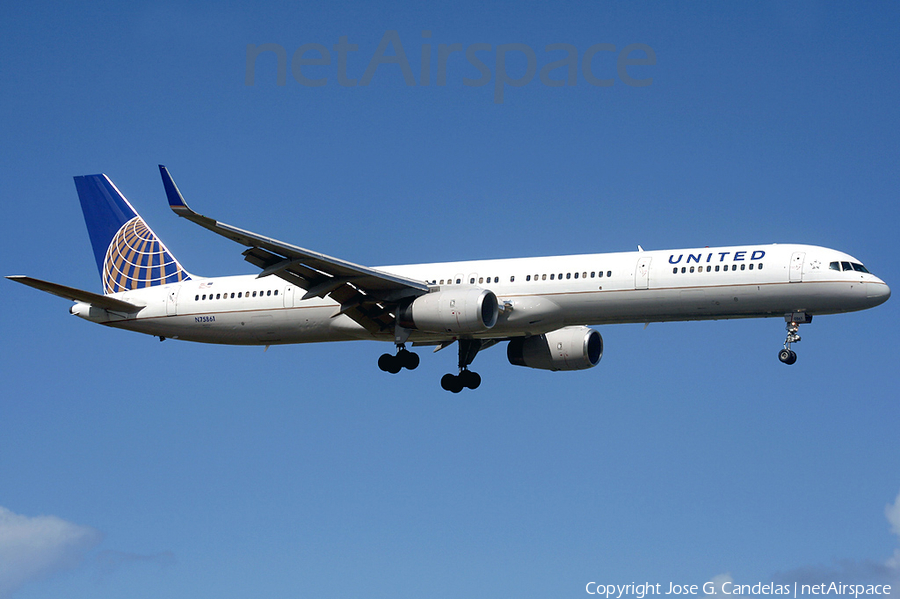 United Airlines Boeing 757-33N (N75861) | Photo 74338