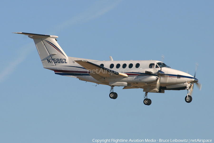 (Private) Beech King Air B300 (N7586Z) | Photo 177624