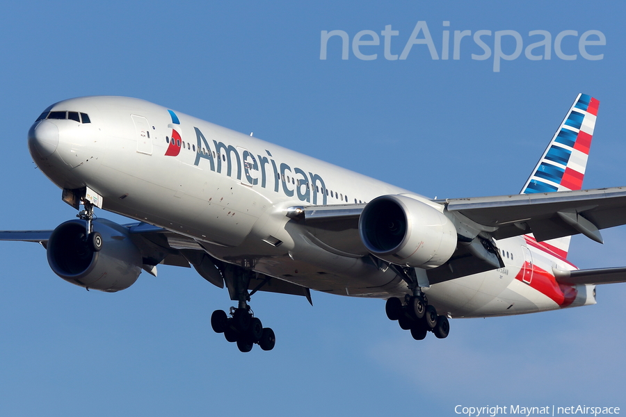 American Airlines Boeing 777-223(ER) (N758AN) | Photo 146984