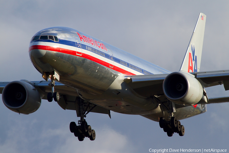 American Airlines Boeing 777-223(ER) (N758AN) | Photo 3442