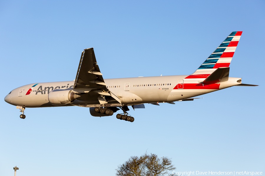American Airlines Boeing 777-223(ER) (N758AN) | Photo 368614