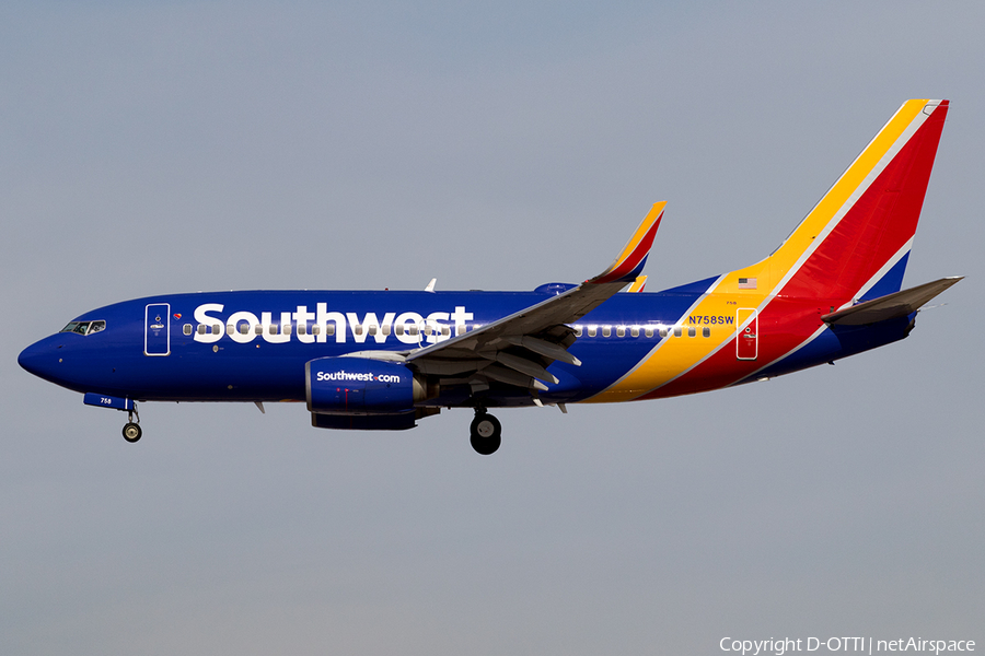 Southwest Airlines Boeing 737-7H4 (N758SW) | Photo 137683