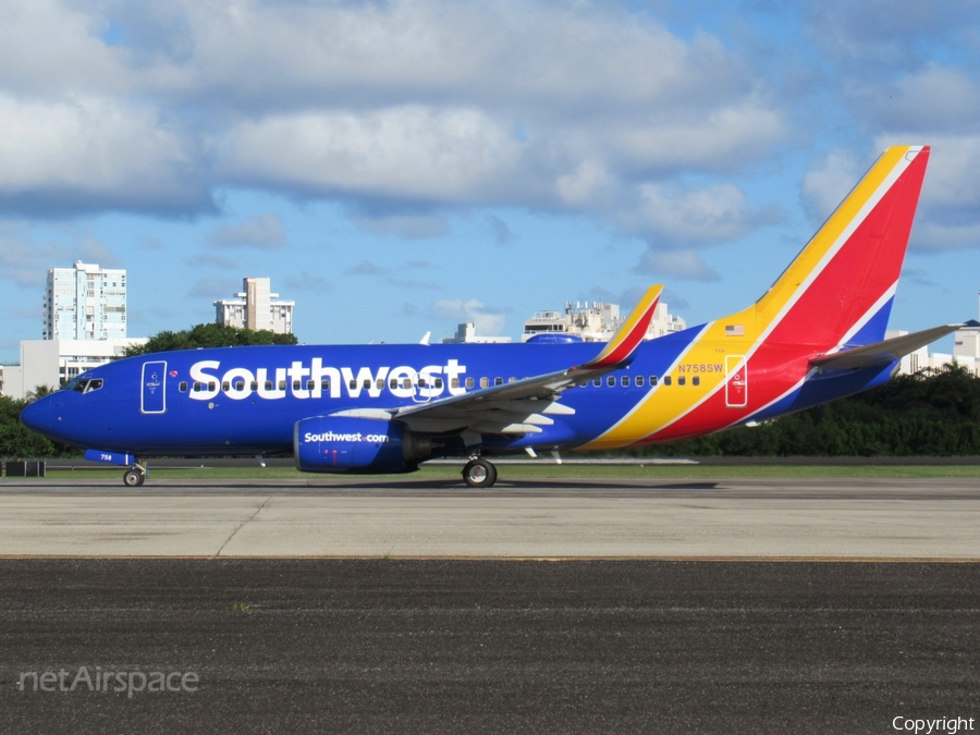 Southwest Airlines Boeing 737-7H4 (N758SW) | Photo 411459