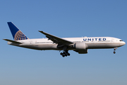 United Airlines Boeing 777-224(ER) (N76010) at  Amsterdam - Schiphol, Netherlands