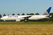 United Airlines Boeing 777-224(ER) (N76010) at  Amsterdam - Schiphol, Netherlands