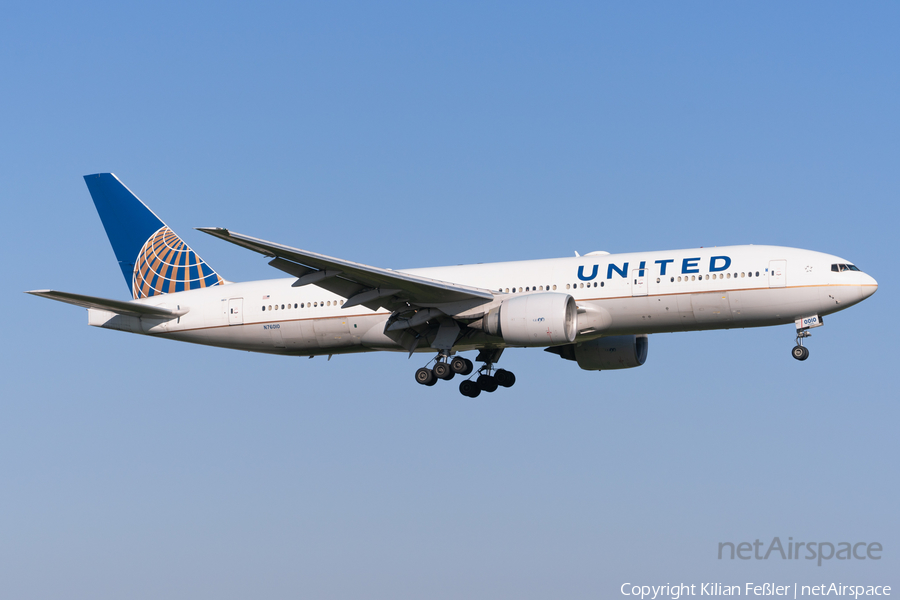 United Airlines Boeing 777-224(ER) (N76010) | Photo 674430