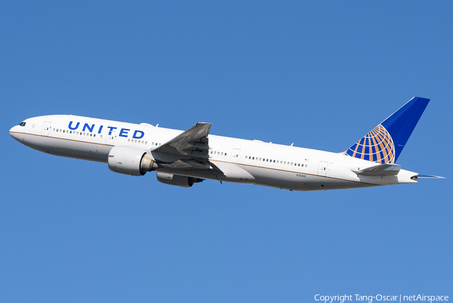 United Airlines Boeing 777-224(ER) (N76010) | Photo 466453