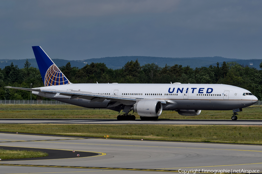 United Airlines Boeing 777-224(ER) (N76010) | Photo 422990