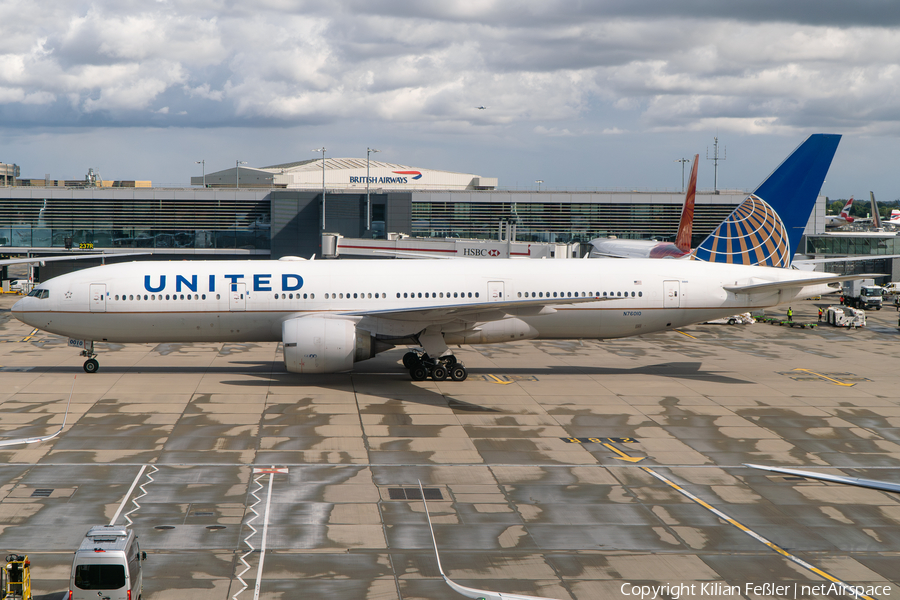 United Airlines Boeing 777-224(ER) (N76010) | Photo 640121
