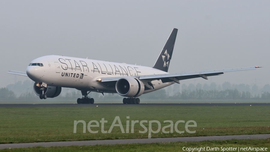 United Airlines Boeing 777-224(ER) (N76021) | Photo 216399