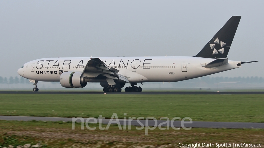 United Airlines Boeing 777-224(ER) (N76021) | Photo 216400