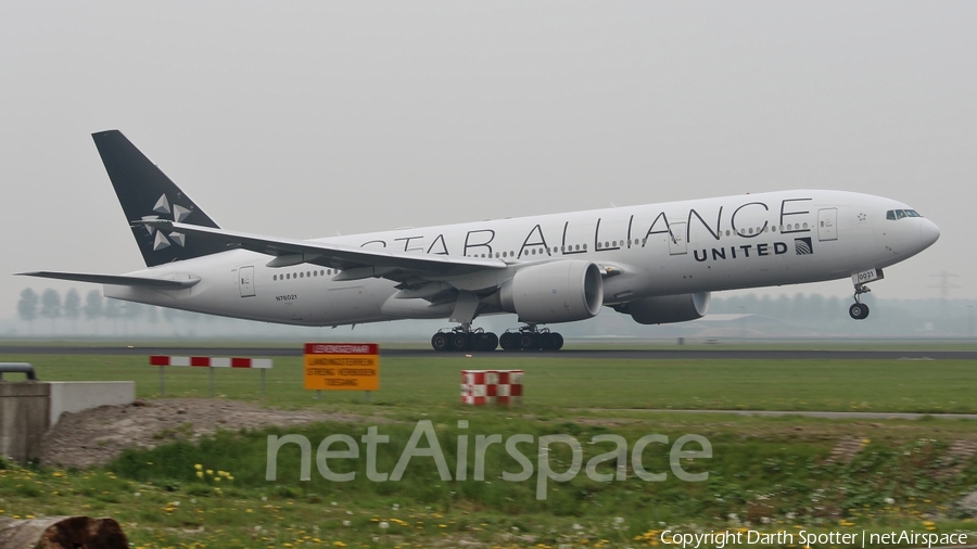 United Airlines Boeing 777-224(ER) (N76021) | Photo 216401