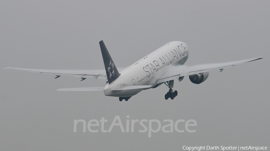 United Airlines Boeing 777-224(ER) (N76021) | Photo 216403