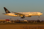 United Airlines Boeing 777-224(ER) (N76021) at  Amsterdam - Schiphol, Netherlands