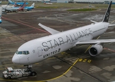 United Airlines Boeing 767-424(ER) (N76055) at  Amsterdam - Schiphol, Netherlands