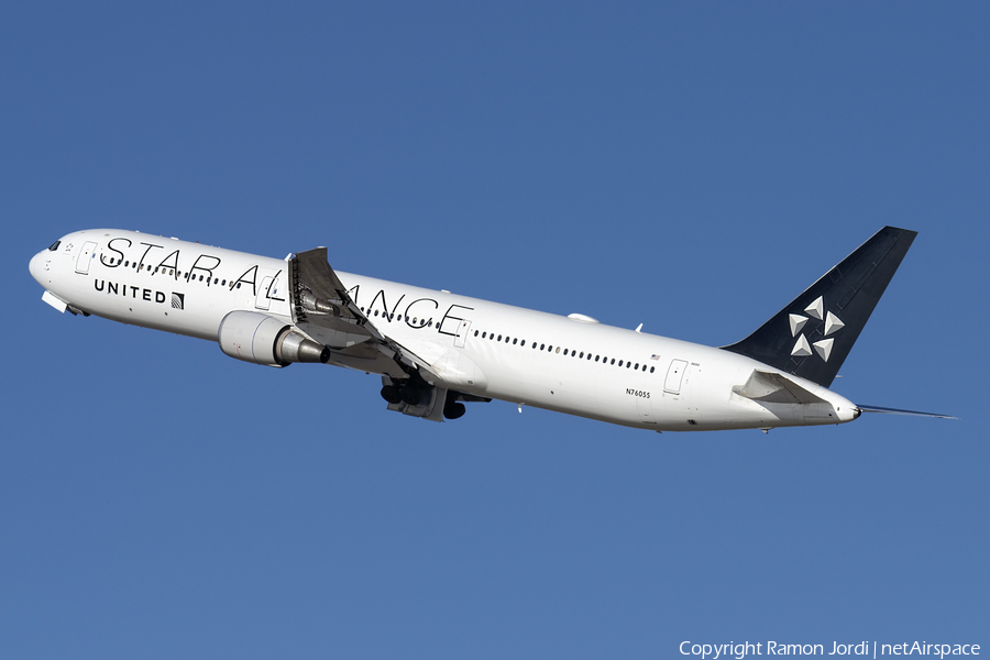 United Airlines Boeing 767-424(ER) (N76055) | Photo 609017