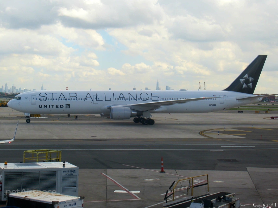 United Airlines Boeing 767-424(ER) (N76055) | Photo 258325